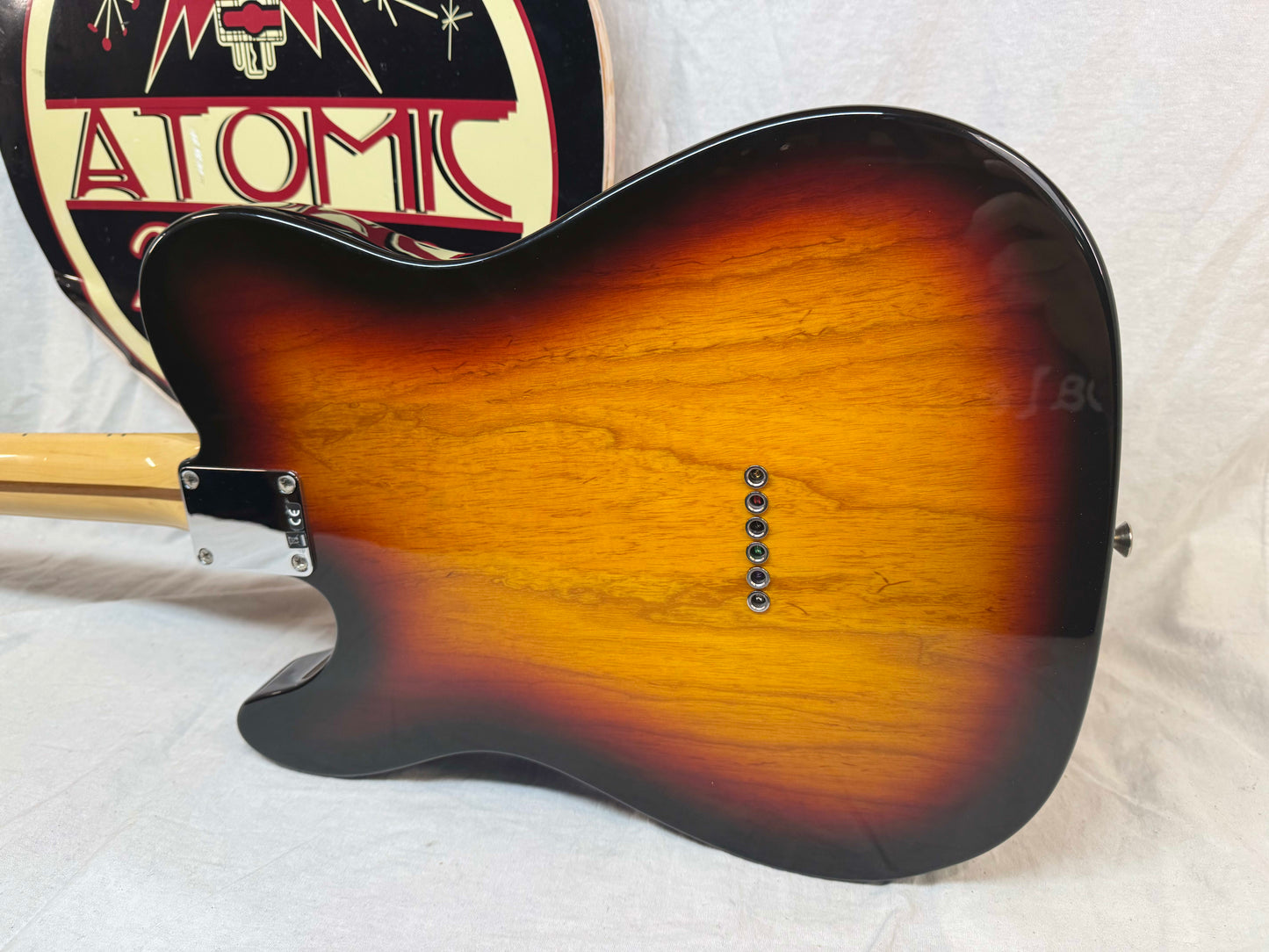 Fender Classic Series '69 Telecaster Thinline Guitar with Case 2009 - 3-Color Sunburst / Maple neck