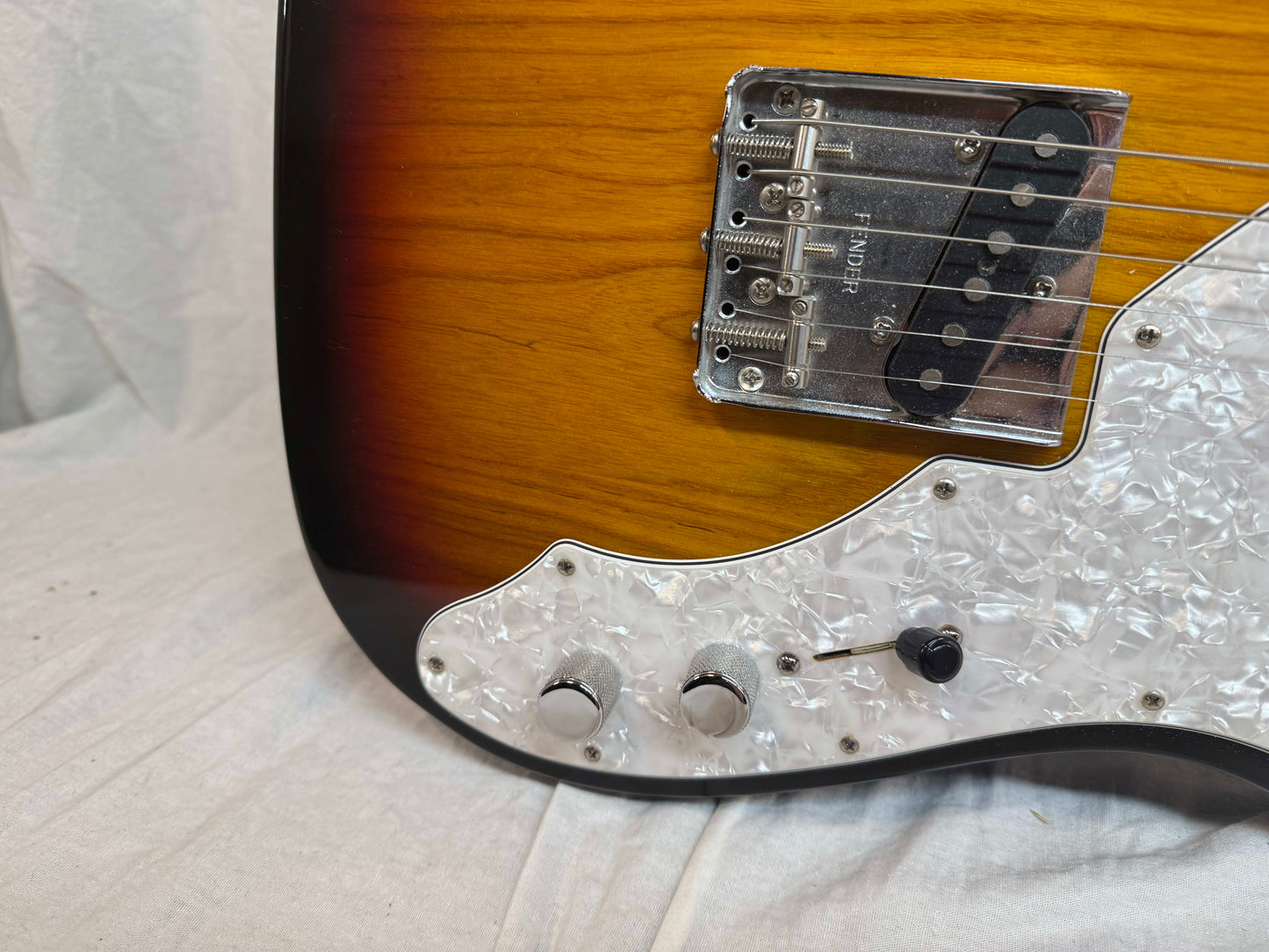 Fender Classic Series '69 Telecaster Thinline Guitar with Case 2009 - 3-Color Sunburst / Maple neck