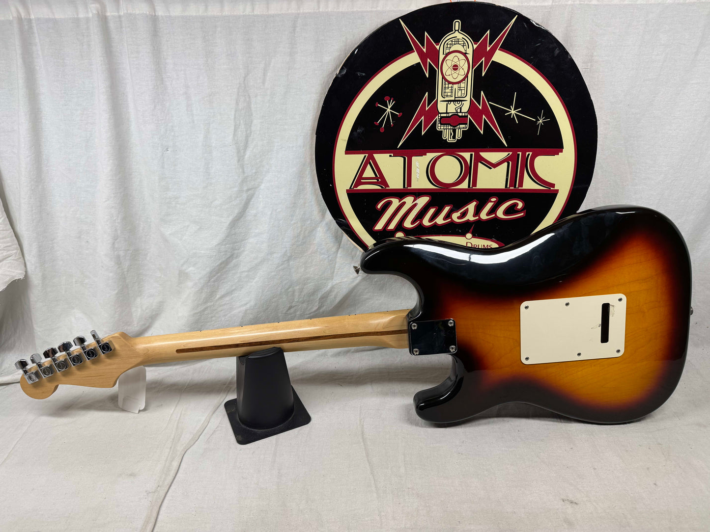 Fender Stratocaster HSS Guitar - Upgraded Electronics / Pickups - MIM Mexico 2004 - 3-Color Sunburst / Maple neck