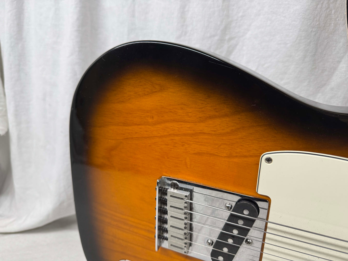 Fender American Telecaster Guitar 2001 - 2-Color Sunburst / Maple neck