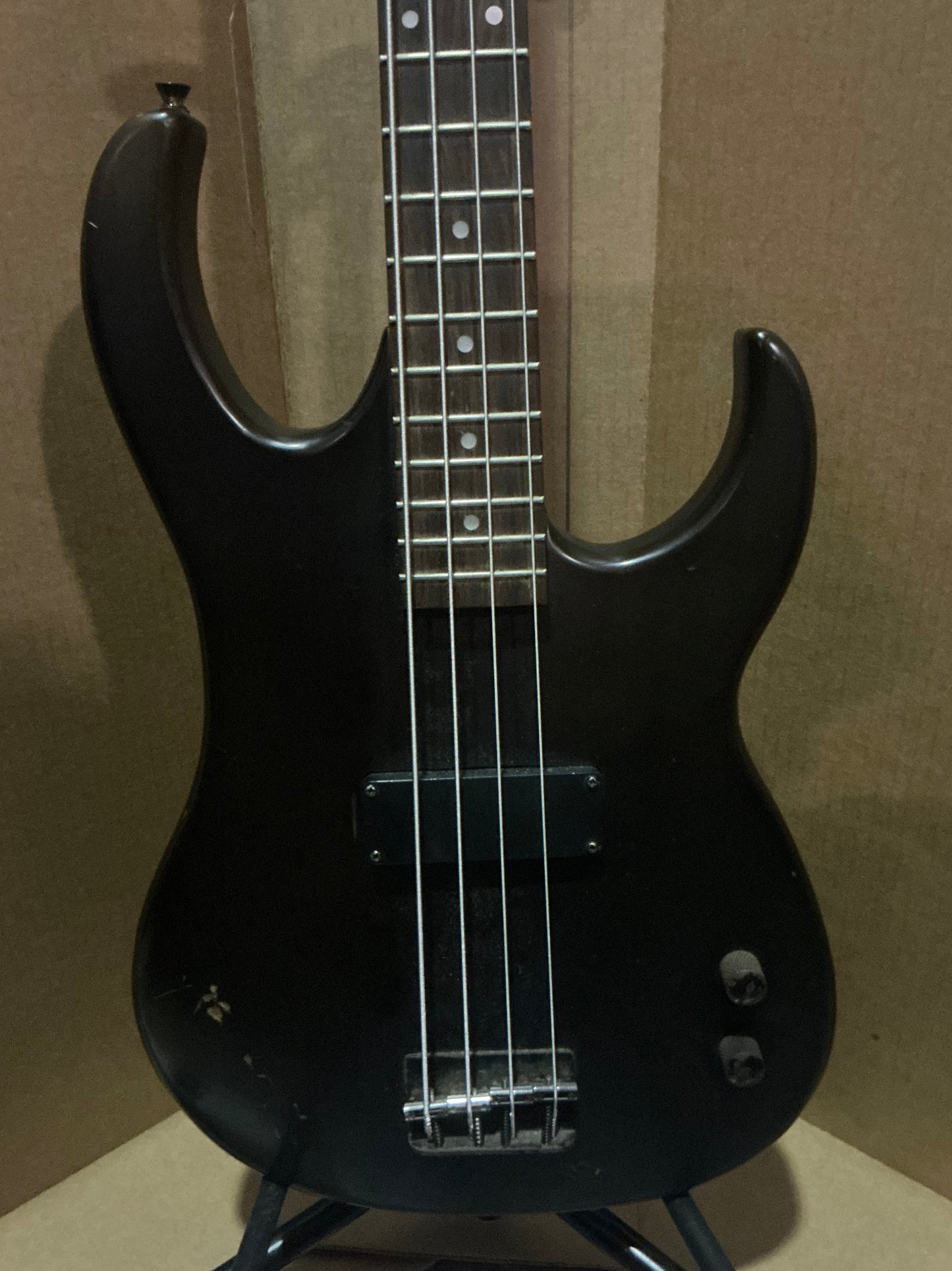 Dean Edge 09 Bass Guitar
