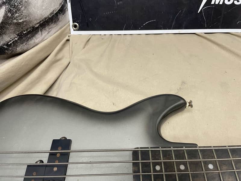 Cort Slammer 3/4 scale 4-string Bass - Image 4