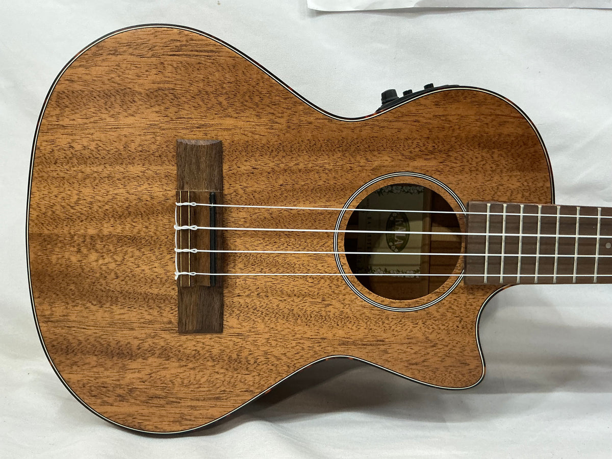 Kala KA-SMHTE Ukelele w/ Case