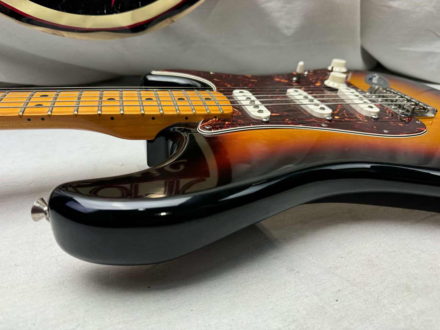 Fender Deluxe Roadhouse Stratocaster Guitar 2008 - Brown Sunburst / Maple neck