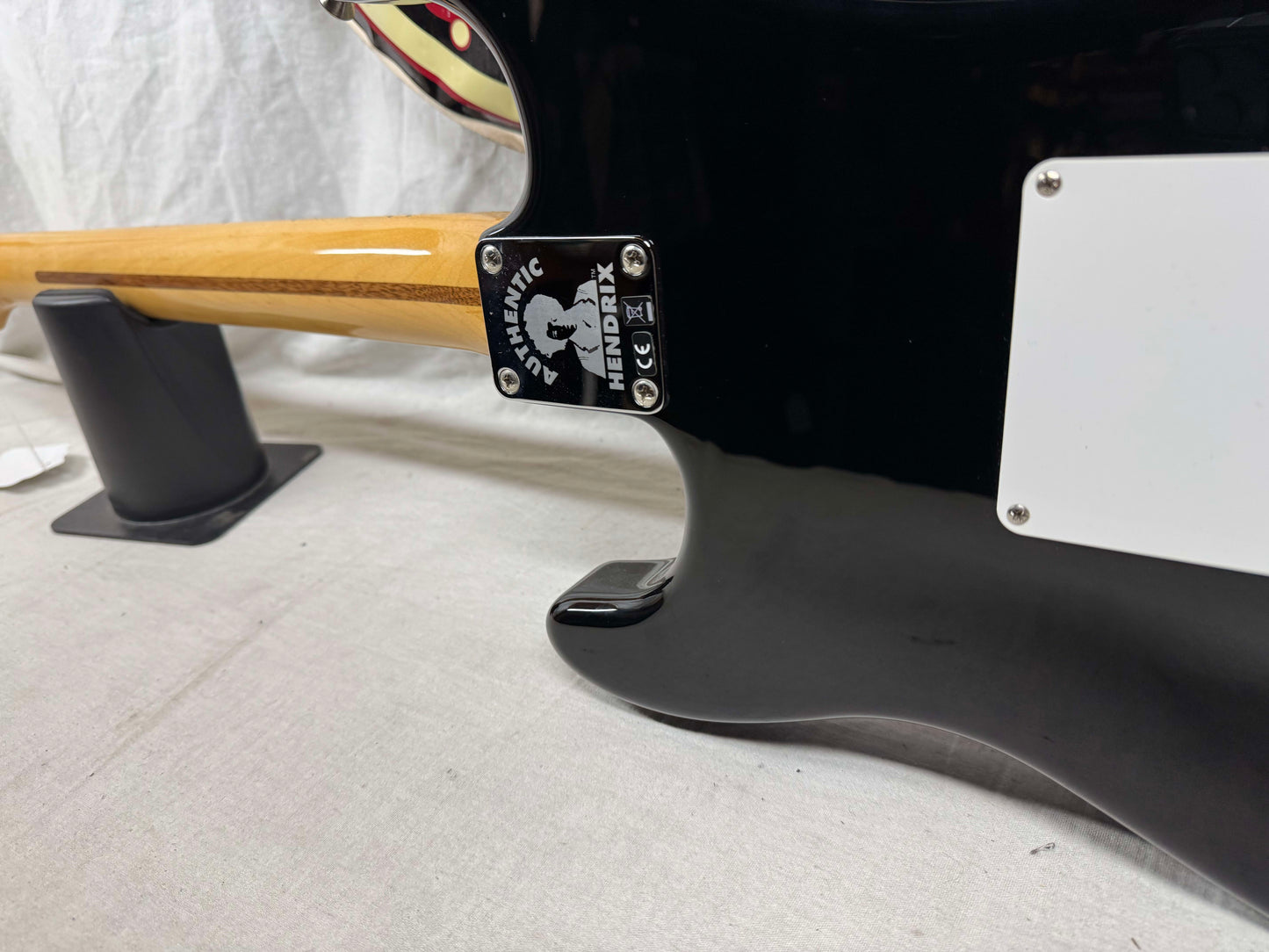 Fender Jimi Hendrix Stratocaster Guitar 2015 - Black / Maple neck