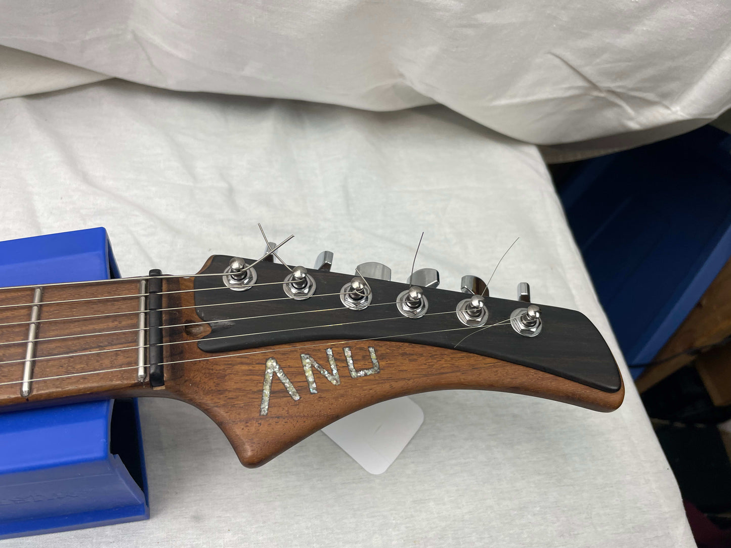Anu S-style Doublecut Electric Guitar - Black