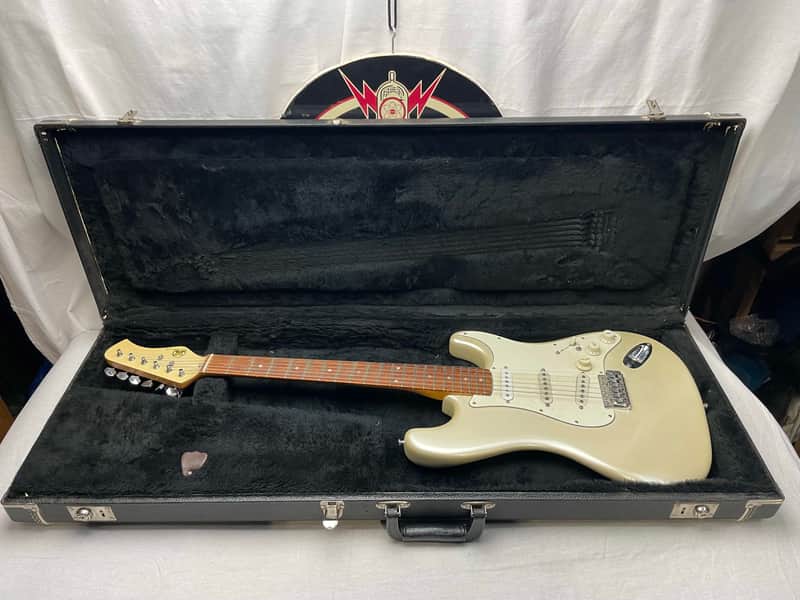 Hondo H76 h 76 S-Style Guitar