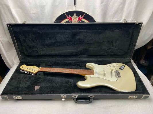 Hondo H76 h 76 S-Style Guitar