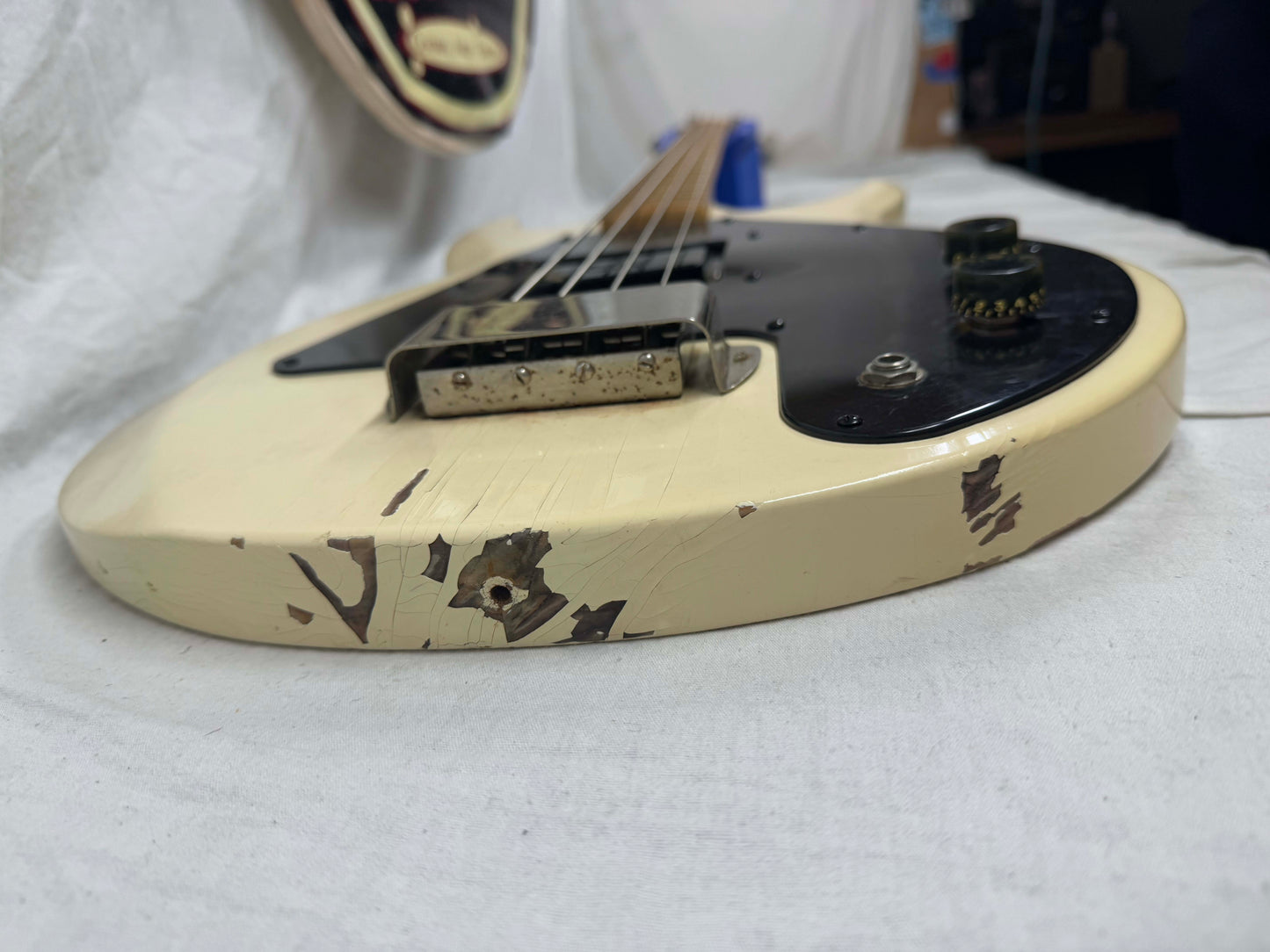 Gibson The Grabber 4-string Bass  - truss rod maxed / AS-IS  - Rare - White
