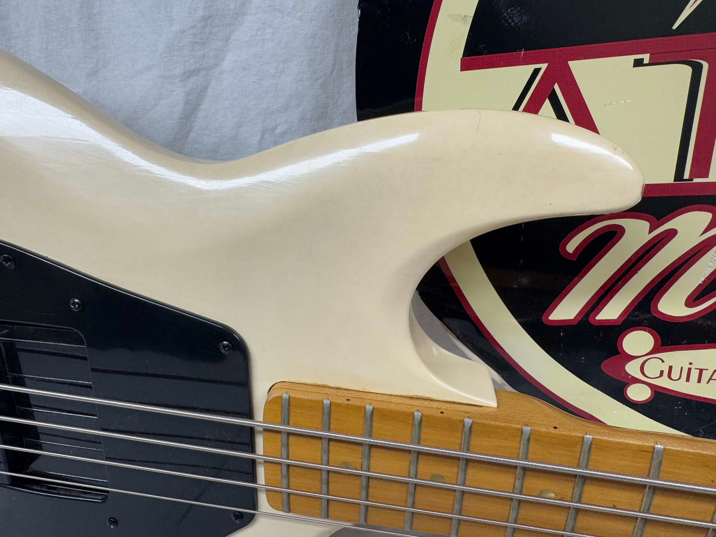 Gibson The Grabber 4-string Bass  - truss rod maxed / AS-IS  - Rare - White