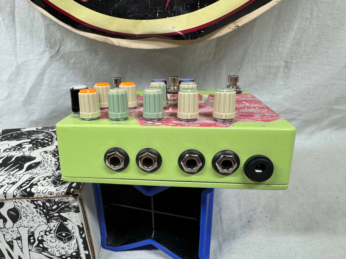 Old Blood Noise Endeavors OBNE MAW Microphone Audio Workstation Vocal Instrument Multi-Effects XLR Pedal with Box