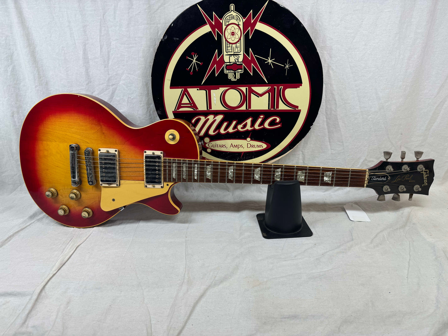 Gibson Les Paul Standard Guitar with Case 1979 - Cherryburst