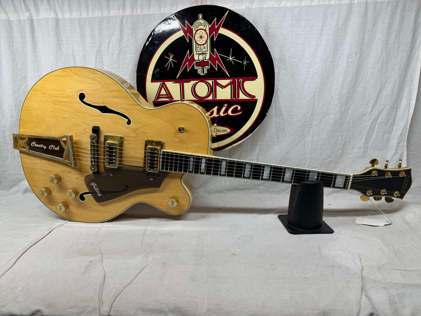 Gretsch Country Club Model 7576 Singlecut Hollowbody Guitar with Case 1979