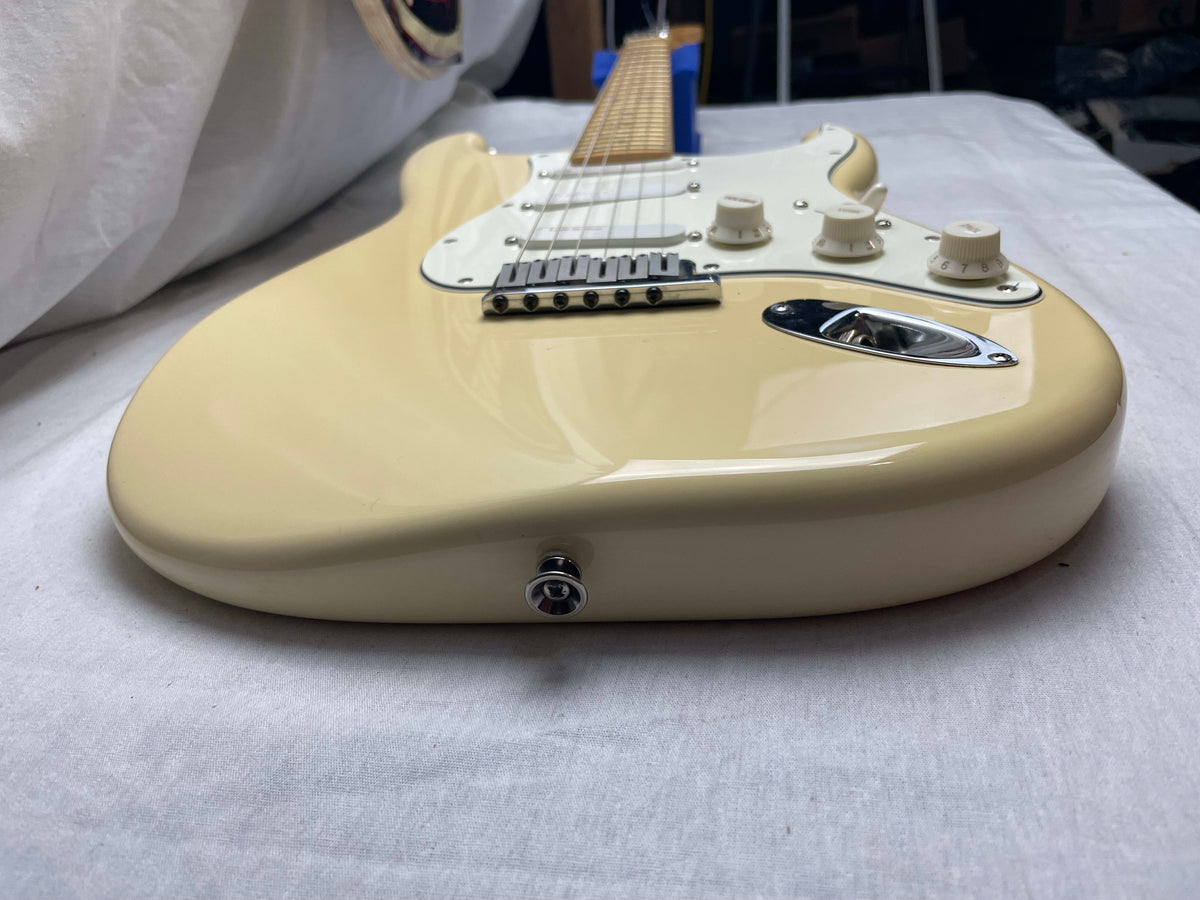 Fender American Standard Stratocaster Guitar with Lace Sensor pickups + Case 2005 - Buttercream or Honey Blonde or Yellow White / Maple neck