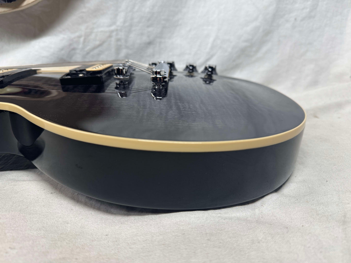 Gibson LPTP19E2CH3 Les Paul Traditional Pro V Flame Top Guitar with Case 2023 - Transcluent Ebony Burst