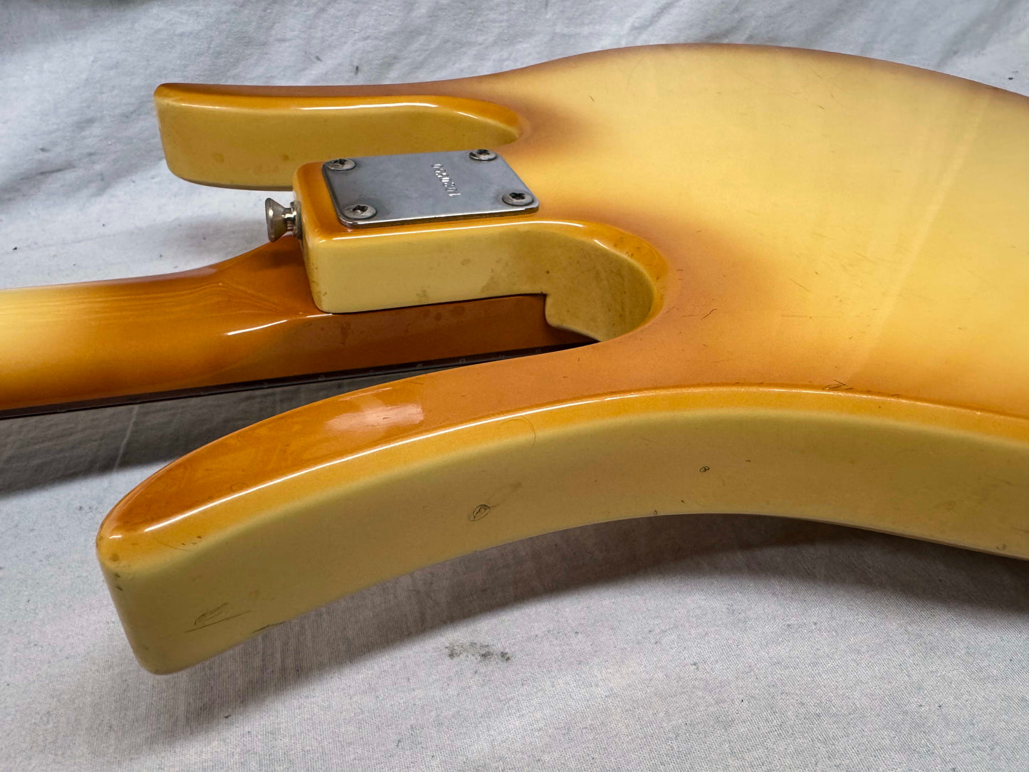 Hondo II Professional Longhorn 4-string Bass with Case Vintage