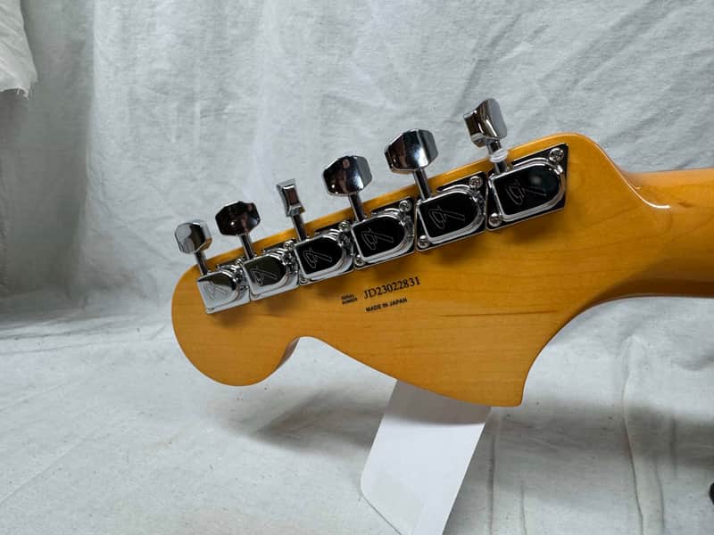 Fender Traditional '60s Stratocaster Guitar - MIJ Made In Japan - Image 9