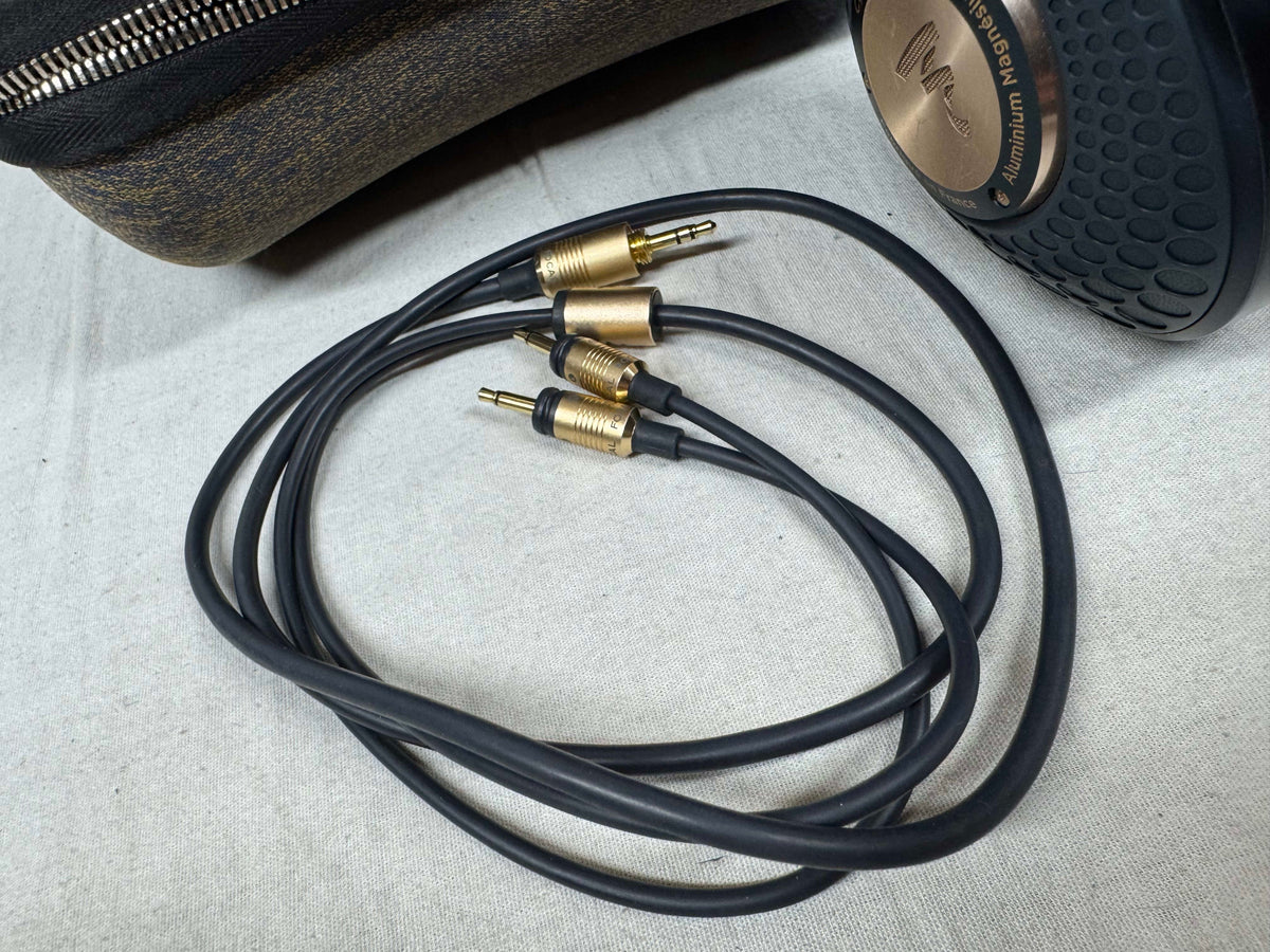 Focal Celestee Headphones with Case