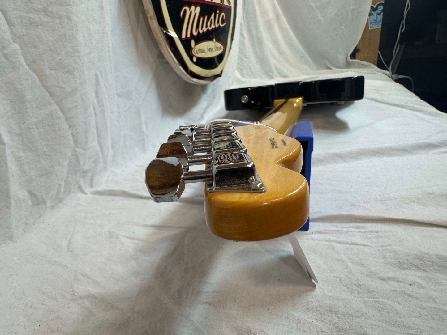 Fender Classic Series '69 Telecaster Thinline Guitar with Case 2009 - 3-Color Sunburst / Maple neck