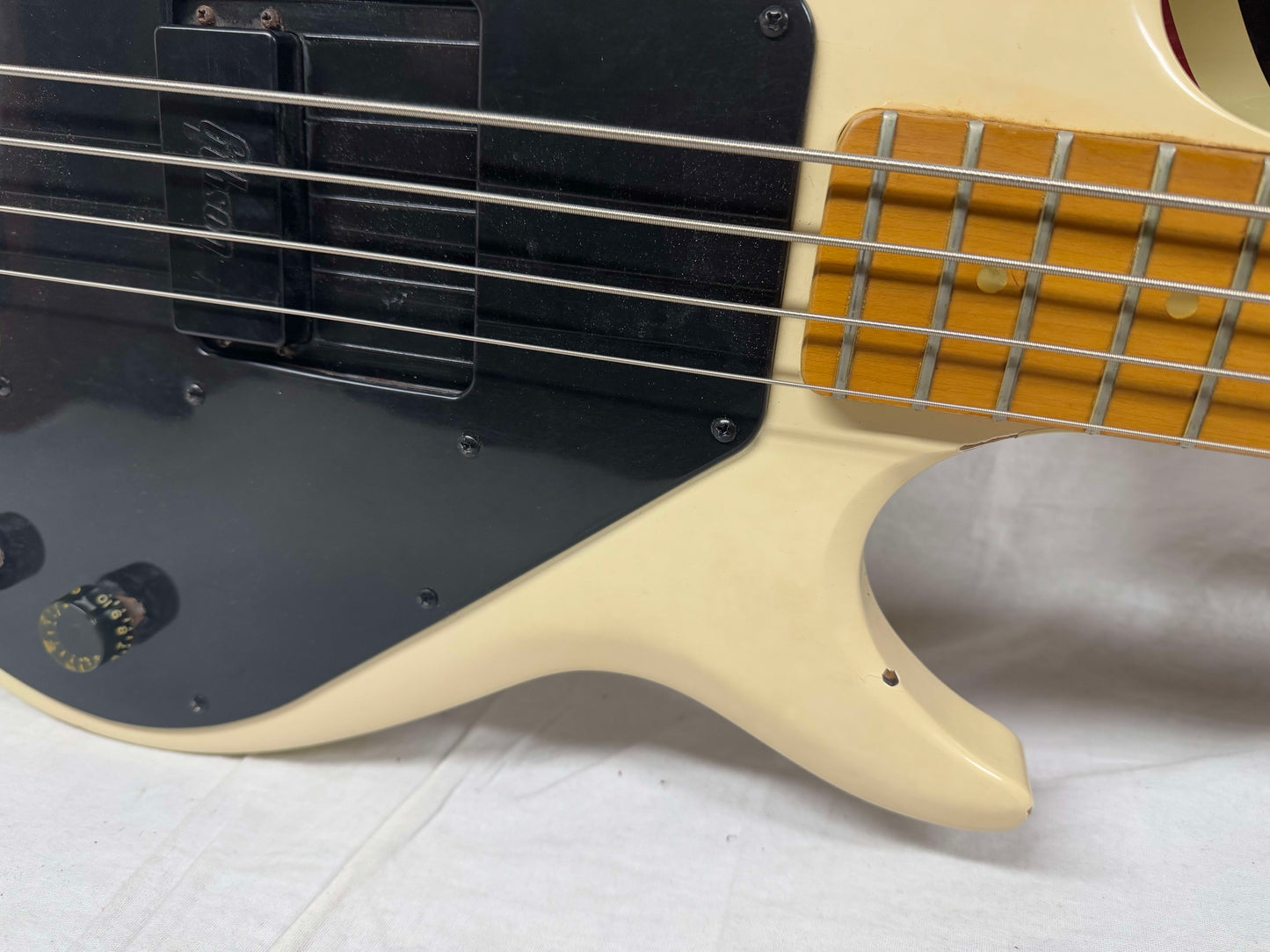 Gibson The Grabber 4-string Bass  - truss rod maxed / AS-IS  - Rare - White