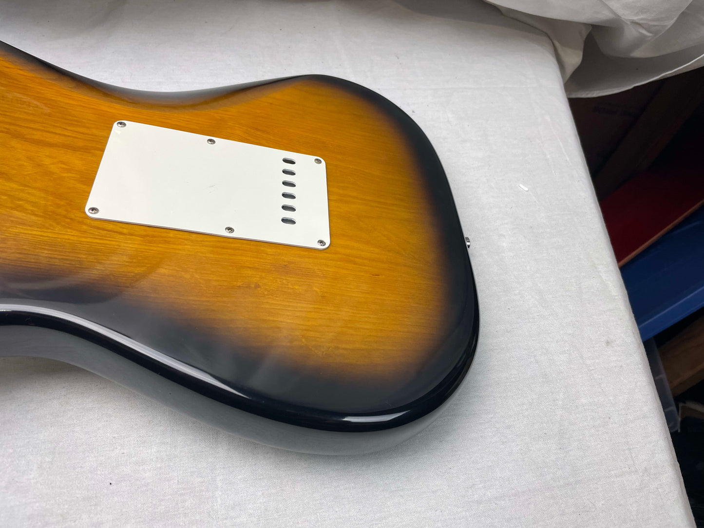 Fender Buddy Guy Stratocaster Guitar with Case 1999 - 2-Color Sunburst / Maple fingerboard