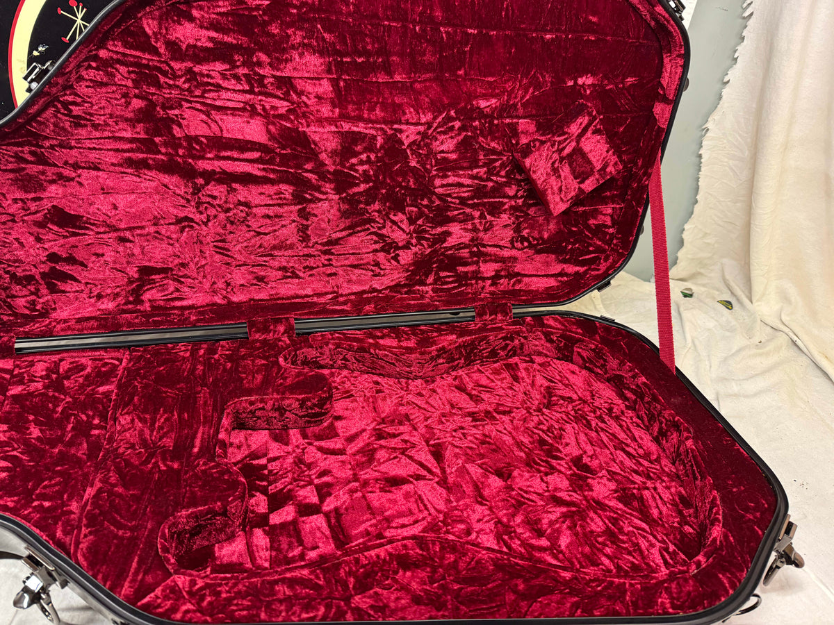 Crossrock CRF1000GSTBK CRF1000 GST BK Fiberglass Guitar Case for S-style & T-style Guitars