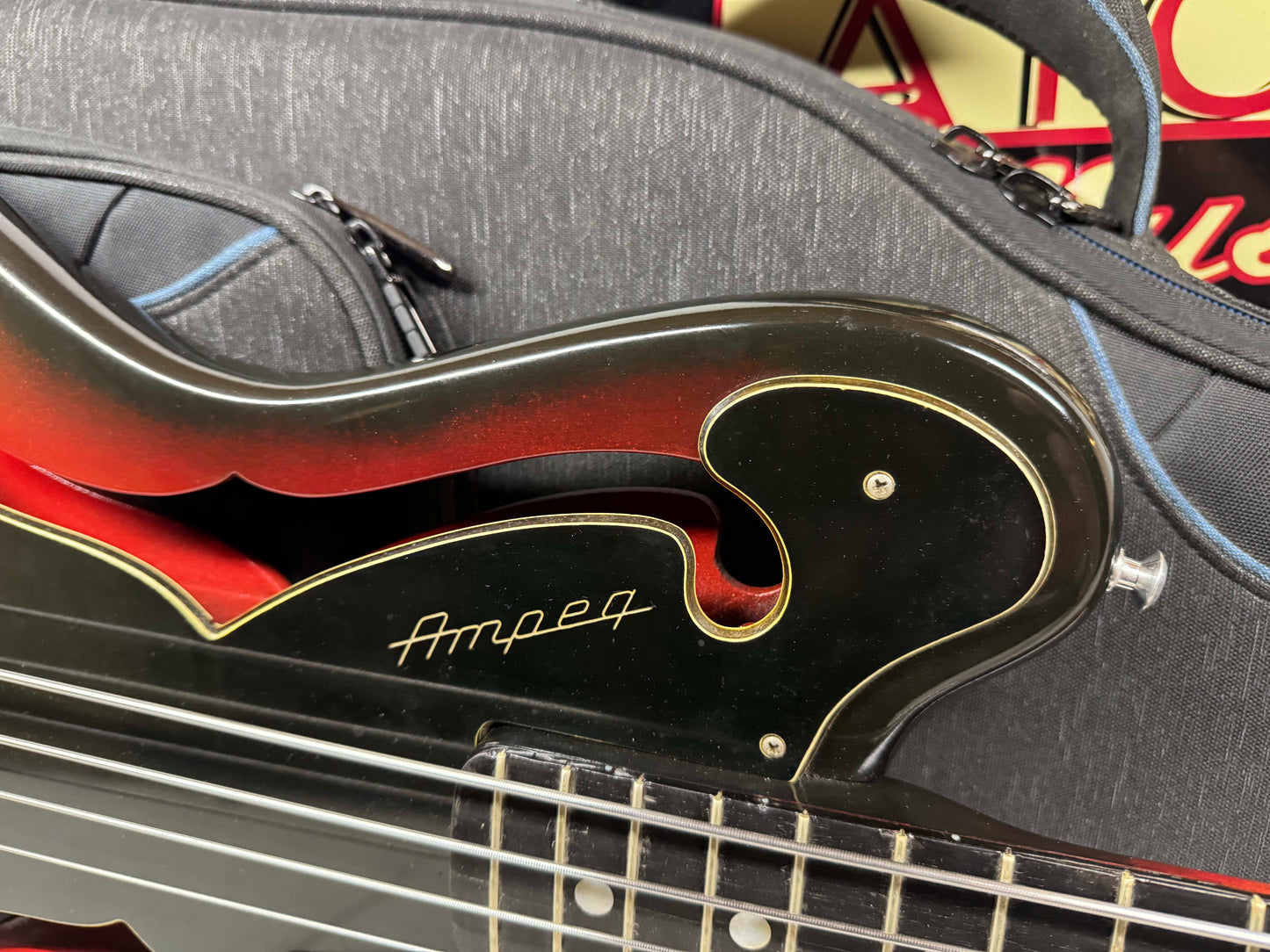 Ampeg AEB-1 aeb1 4-string Scroll Bass with Gig Bag