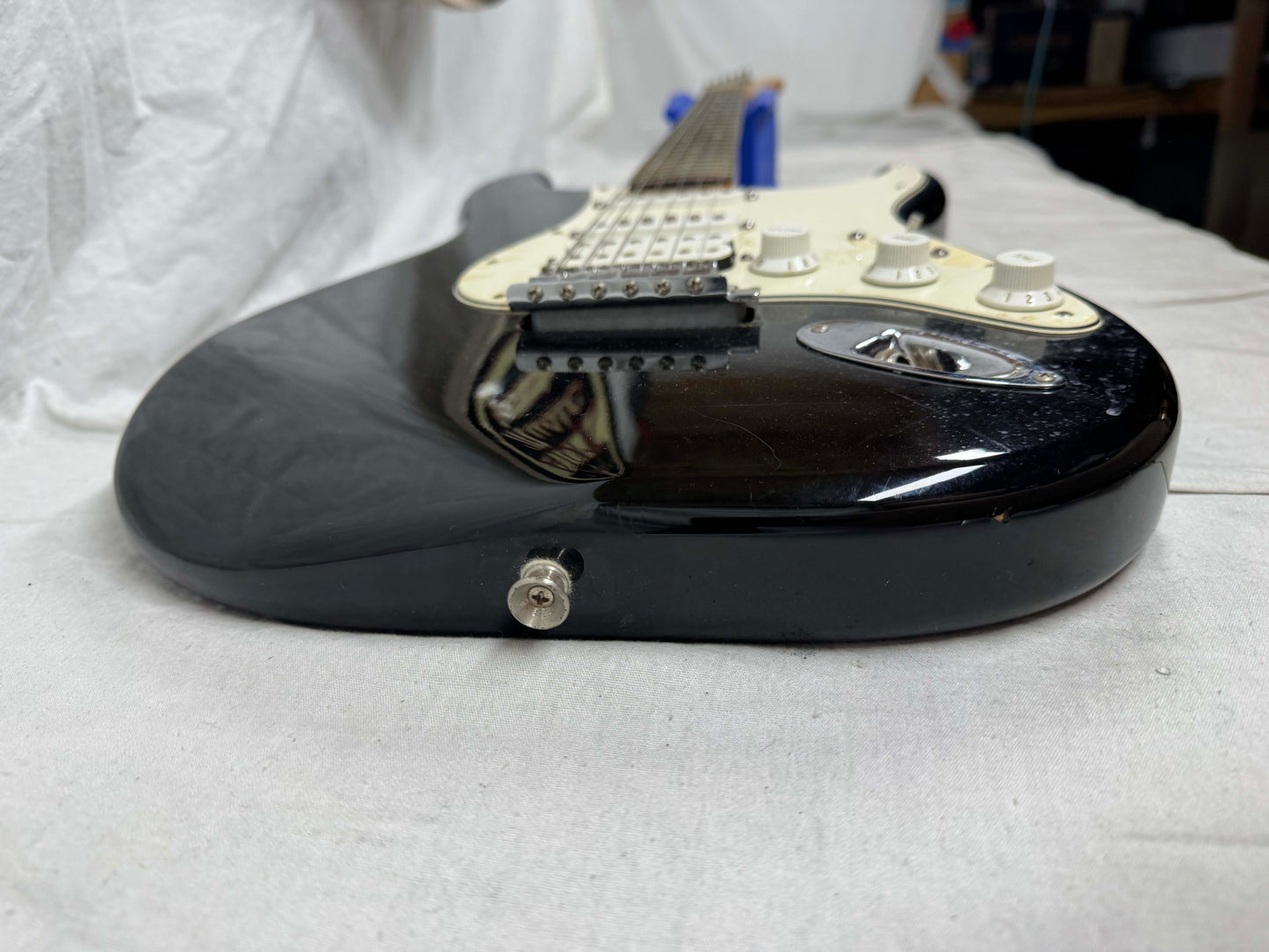 Fender Standard Stratocaster HSS Guitar - MIM Mexico 2007 - Black / Rosewood fingerboard