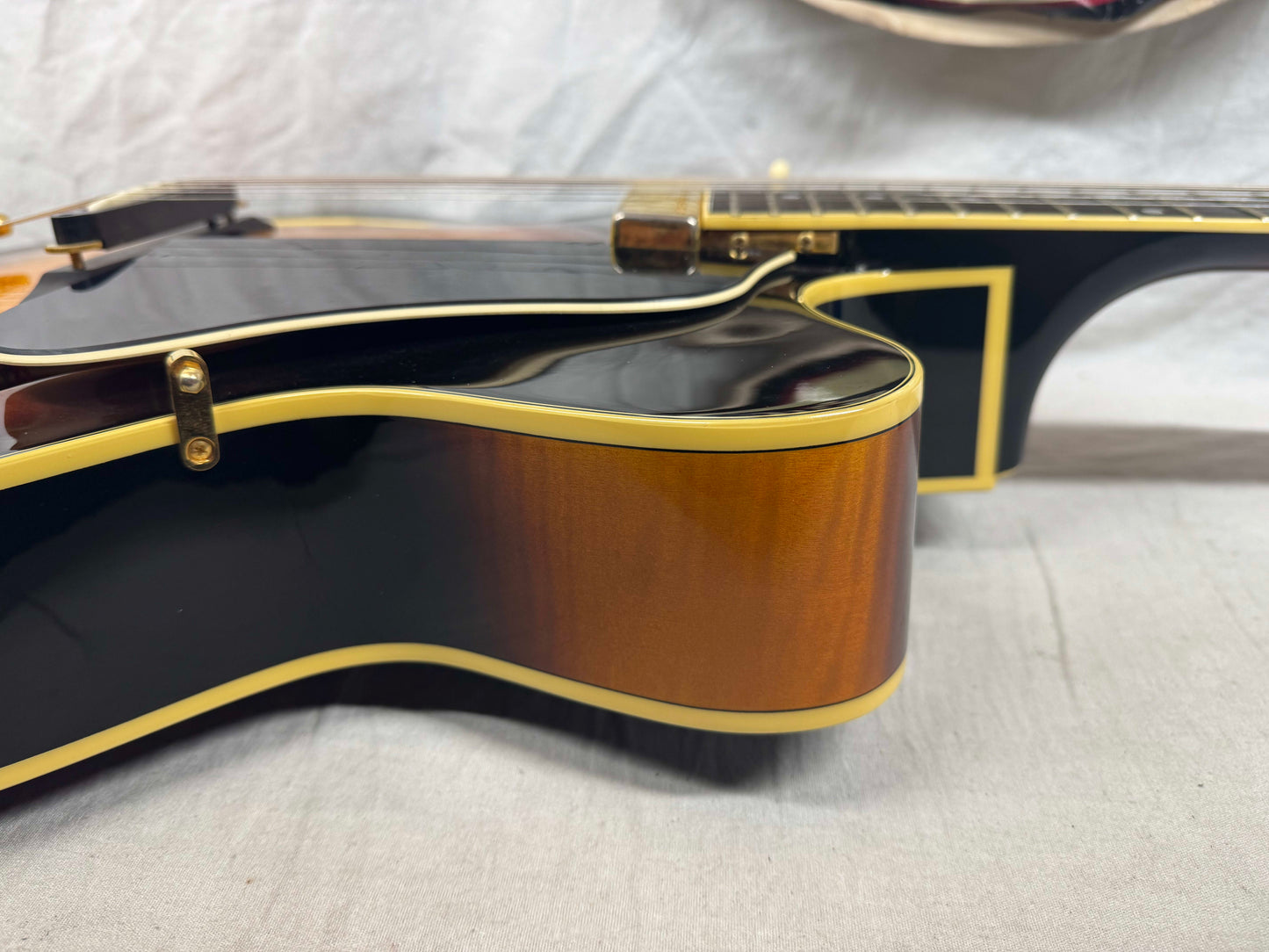 Yamaha AEX1500 aex 1500 Archtop Jazz Box Hollowbody Guitar with Case - MIJ Made In Japan