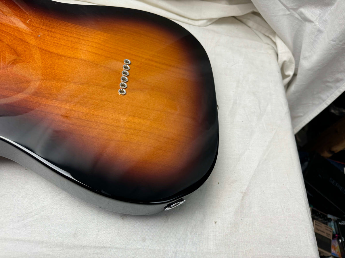 Fender Deluxe Nashville Telecaster Guitar 2020 - 2-Color Sunburst / Maple neck