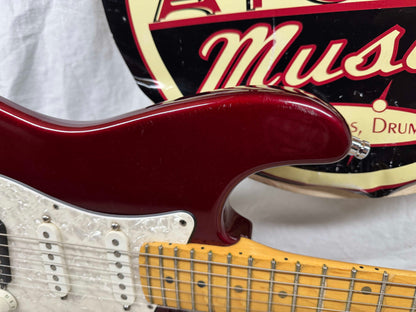 Fender American Standard Stratocaster Guitar 1995 - Candy Apple Red / Maple neck