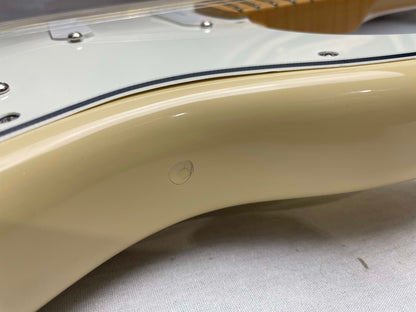 Fender American Standard Stratocaster Guitar with Lace Sensor pickups + Case 2005 - Buttercream or Honey Blonde or Yellow White / Maple neck