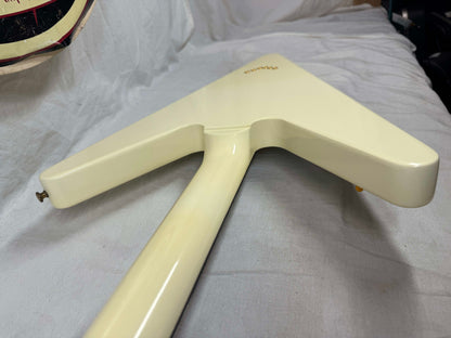Gibson DSRVCWGH1 Limited Edition Reverse Flying V Guitar with Case 2007 - Alpine White