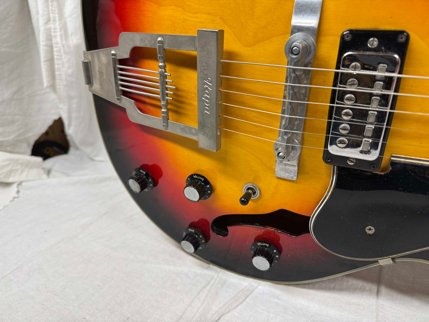 Kapa Model 500 Semi-Hollowbody Double Cutaway Guitar