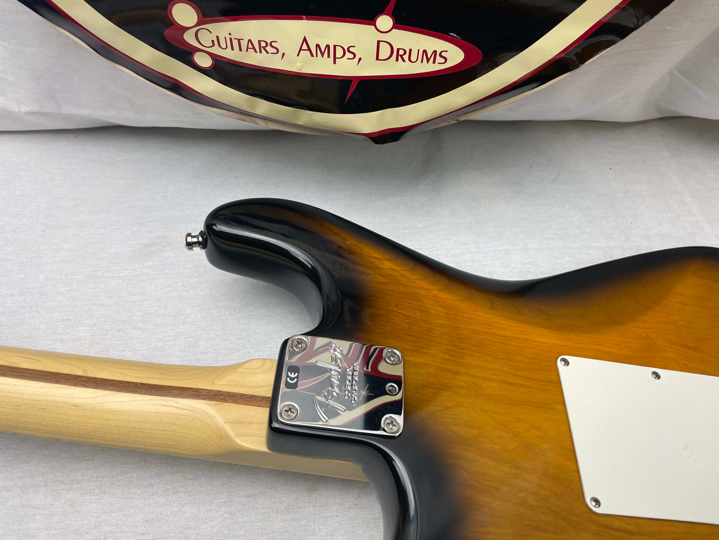 Fender Buddy Guy Stratocaster Guitar with Case 1999 - 2-Color Sunburst / Maple fingerboard