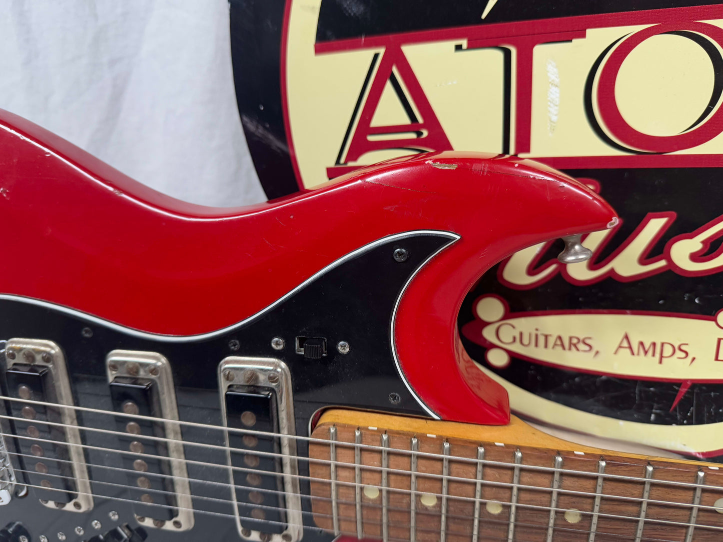 Hagstrom III 3 Guitar Vintage - Red