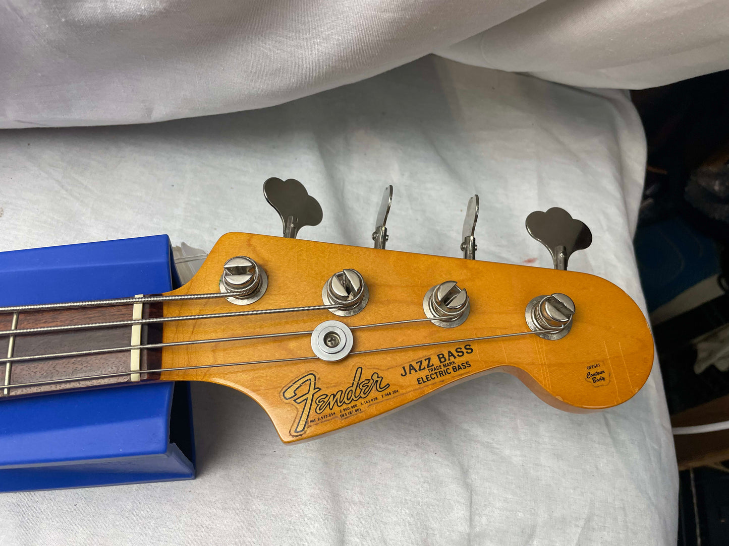 Fender American Jazz Bass '62 Reissue 4-string J-bass with Case 1989 - s/n V042407 with 1982 or 1988 Harness - Candy Apple Red / Rosewood fingerboard