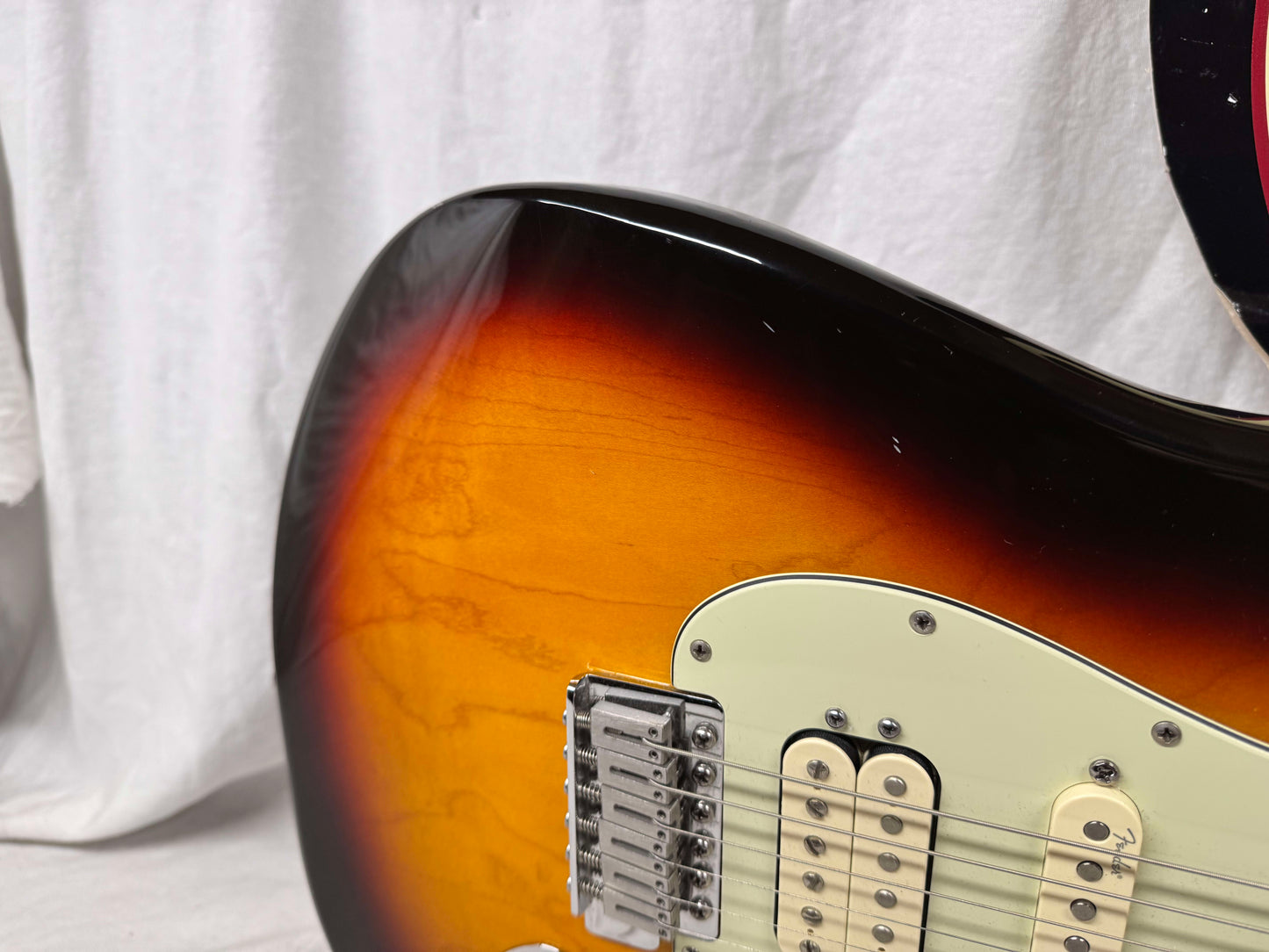 Fender Stratocaster HSS Guitar - Upgraded Electronics / Pickups - MIM Mexico 2004 - 3-Color Sunburst / Maple neck