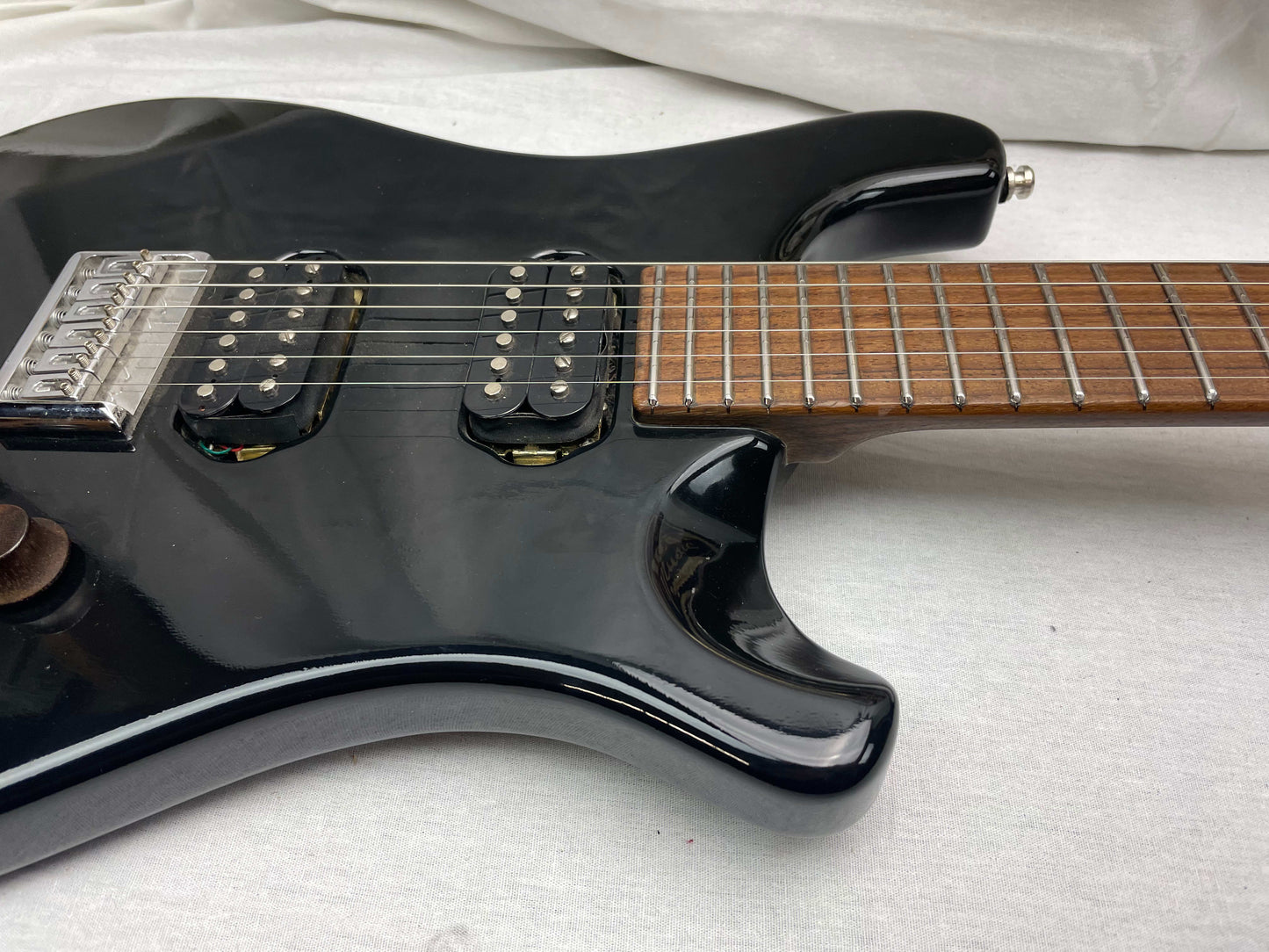 Anu S-style Doublecut Electric Guitar - Black