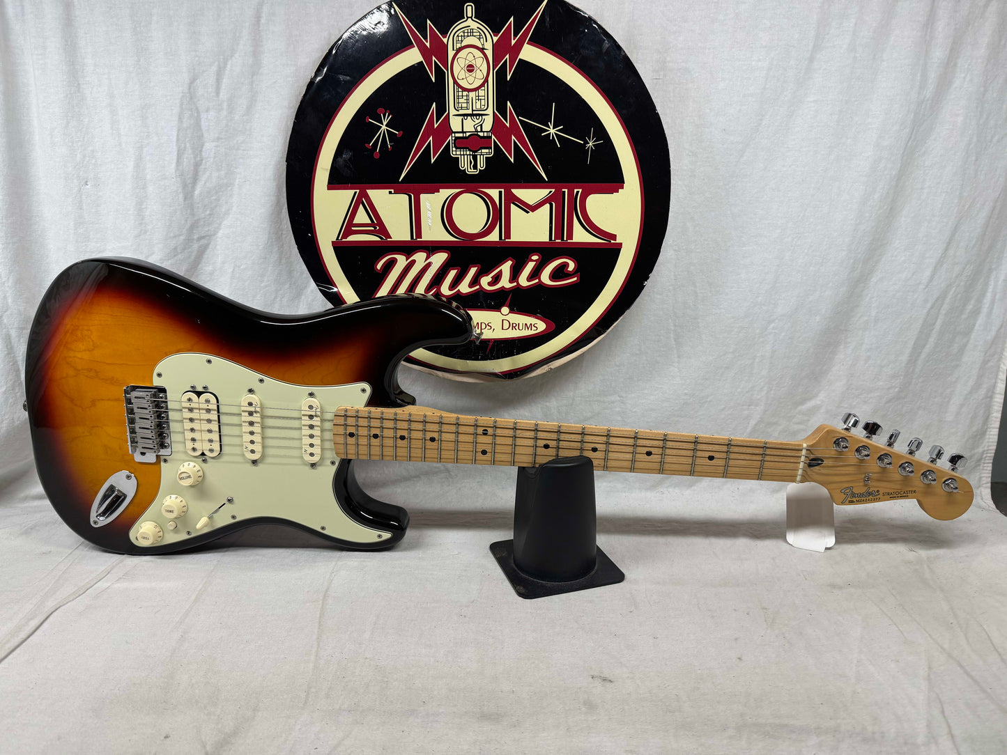Fender Stratocaster HSS Guitar - Upgraded Electronics / Pickups - MIM Mexico 2004 - 3-Color Sunburst / Maple neck