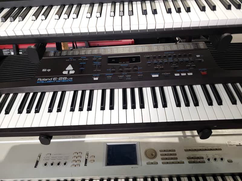Roland E-28 Intelligent Keyboard