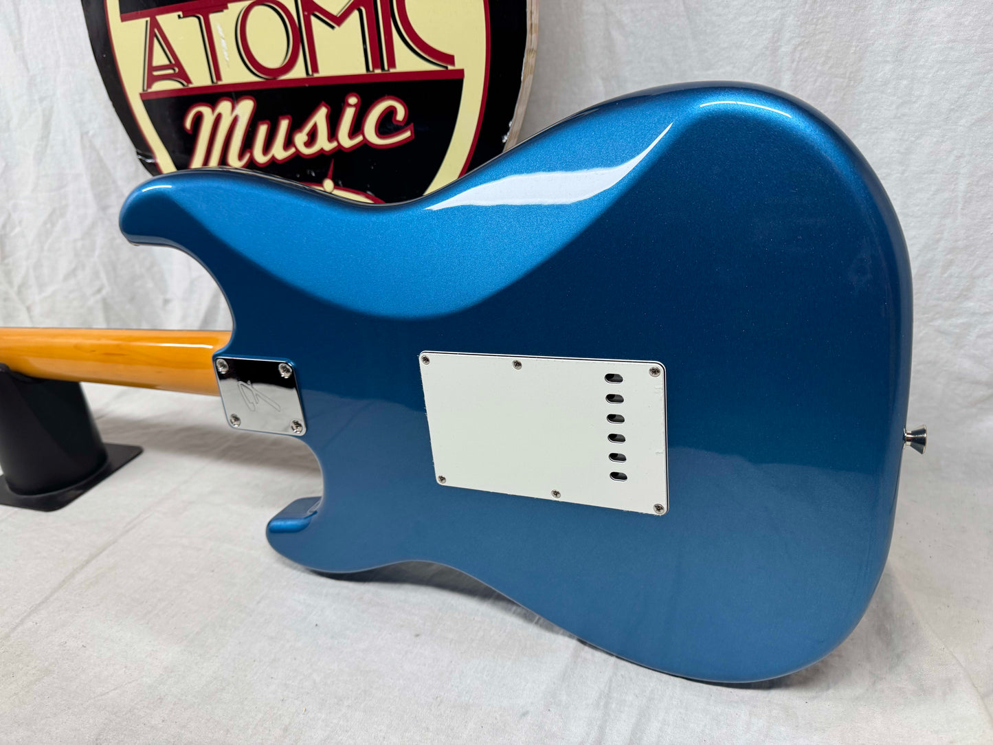 Fender Traditional '60s Stratocaster Guitar - MIJ Made In Japan 2023 - Lake Placid Blue / Rosewood fingerboard
