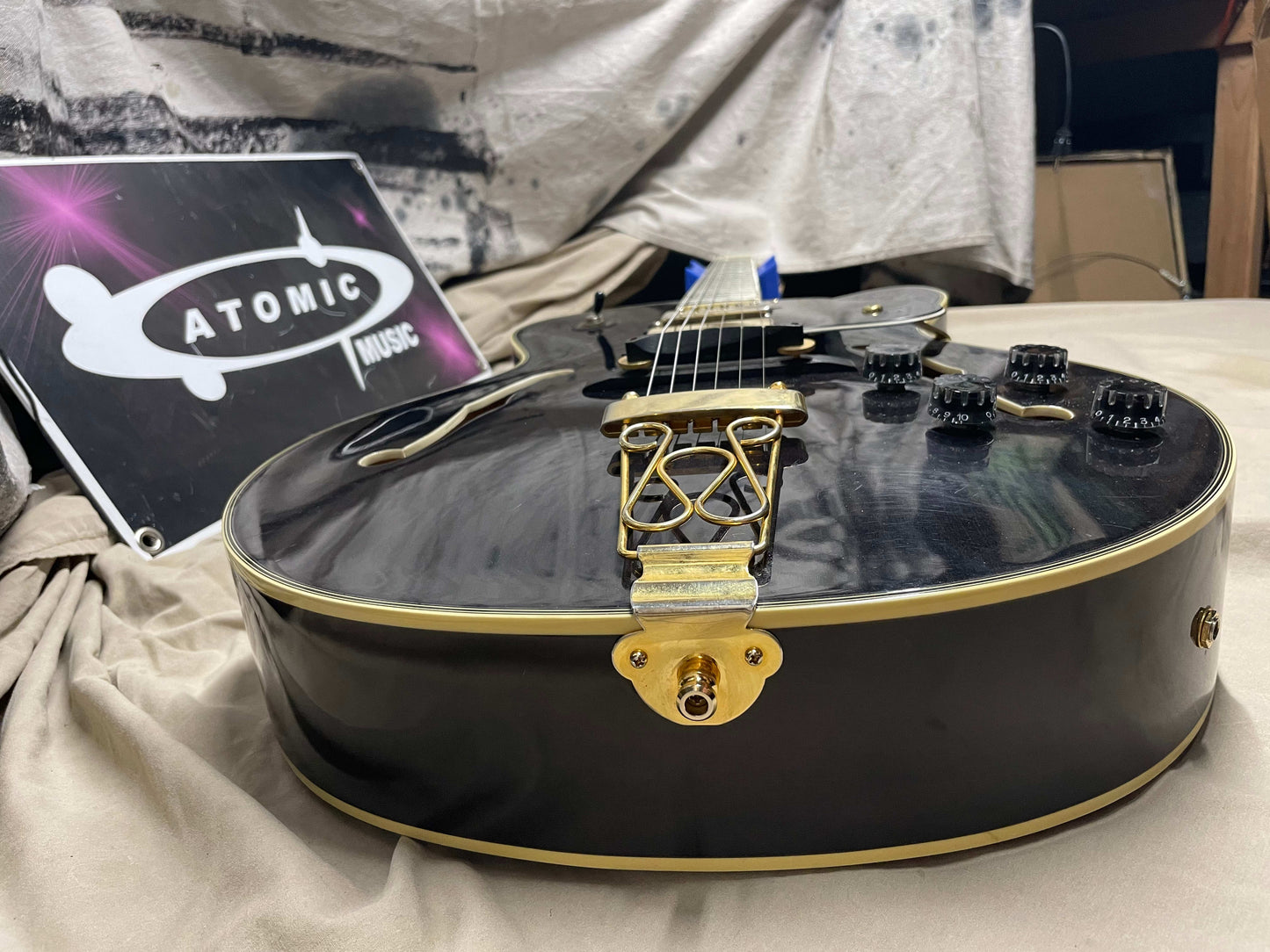 Samick HFRG-302 Archtop Hollowbody Jazzbox Guitar