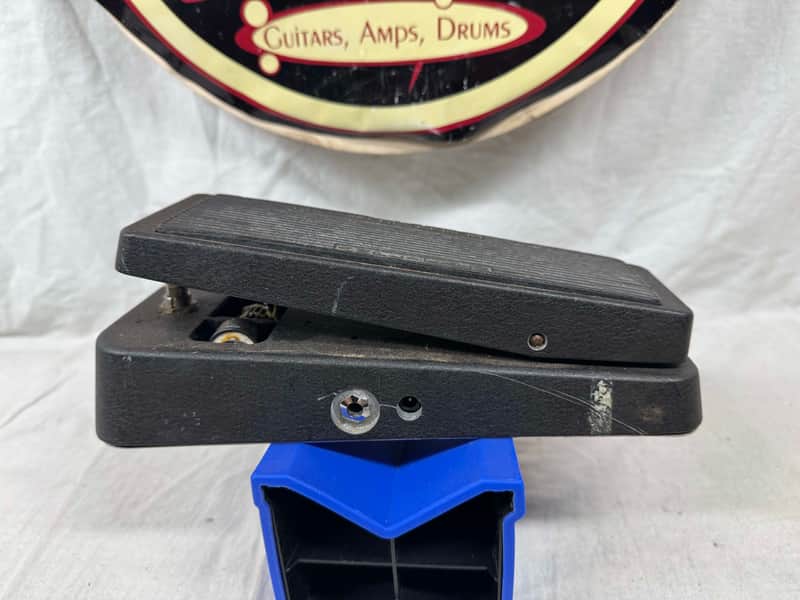 Dunlop GCB95 GCB-95 Cry Baby crybaby Wah Pedal - Rev I Circuit - missing rubber feet & battery cover - Image 7