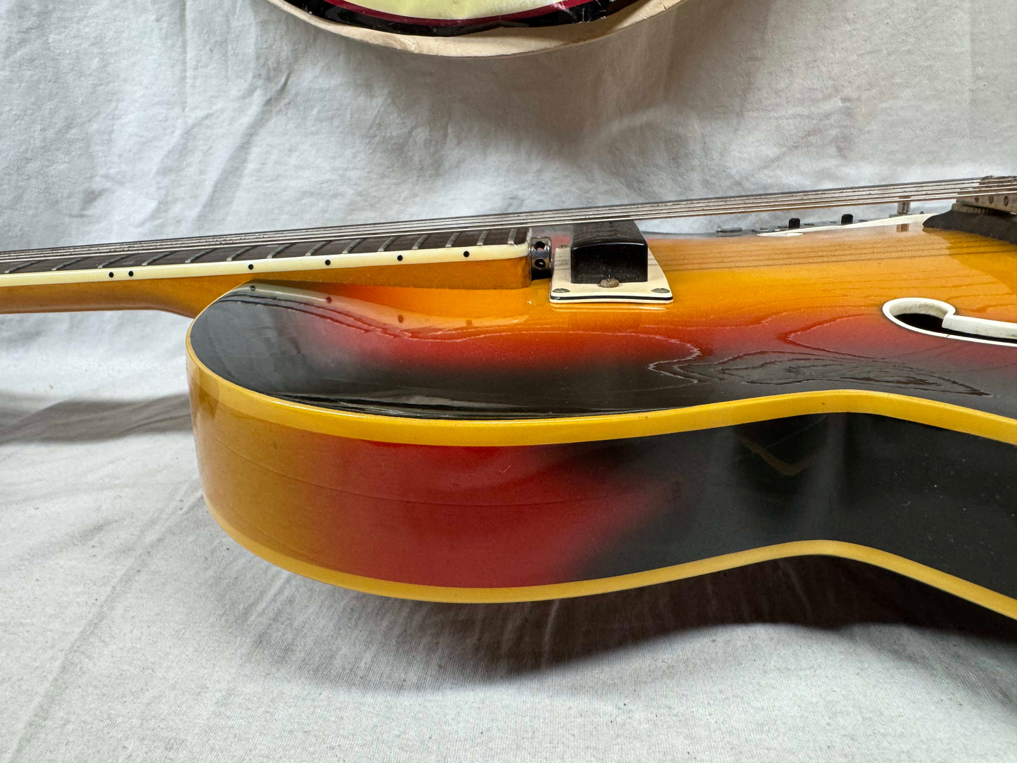 Vox V265 Bossman Semi-Hollow Body Guitar - *NO* Effects - functions as standard guitar only - Sunburst