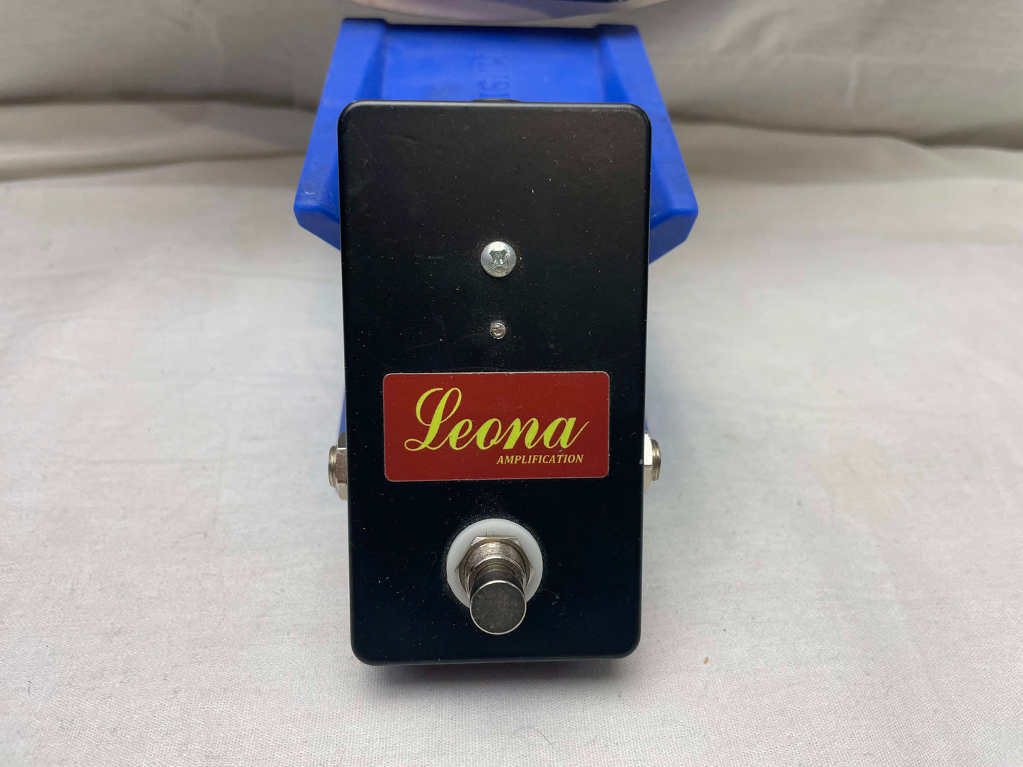 Leona Amplification Cornbread Buffer Pedal