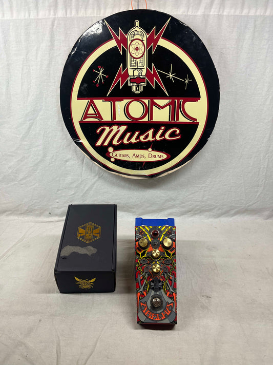 Beetronics Custom Shop Abelha Tropical Fuzz Pedal with Box