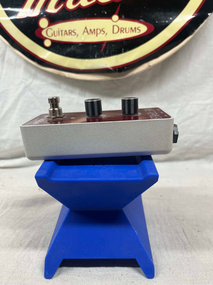 Foxgear Knee Trembler Tremolo Pedal