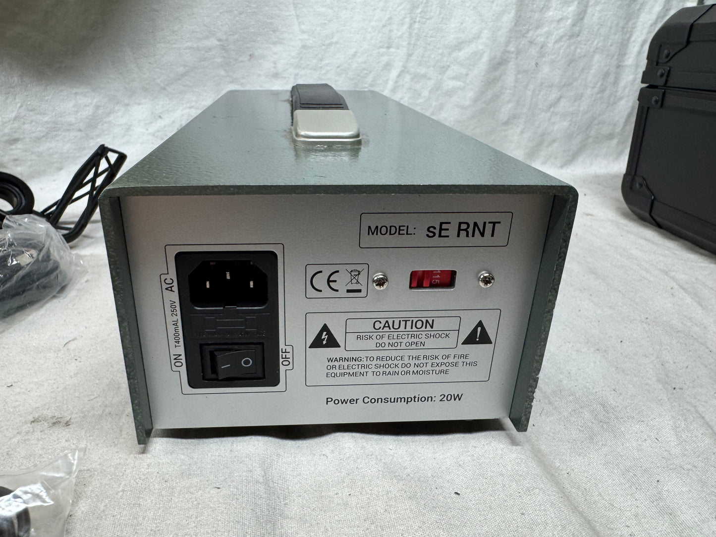 sE Electronics SNT Condenser Microphone with Power Supply + Mount + Case