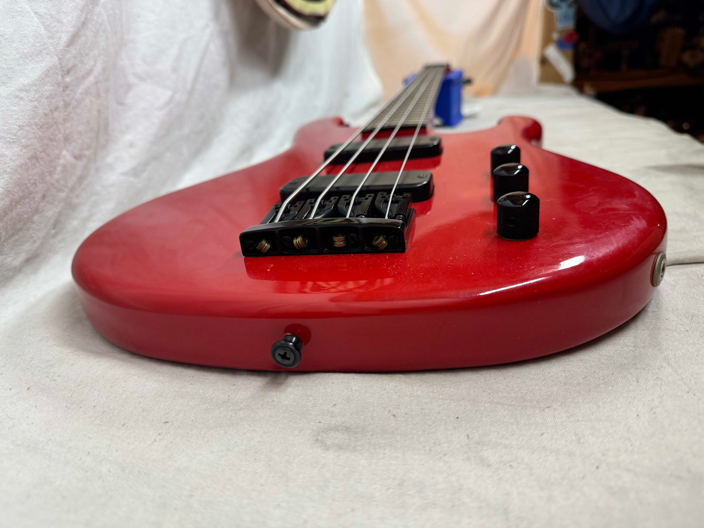 Gibson Bass IV 4-string Bass with Case 1987 - Red
